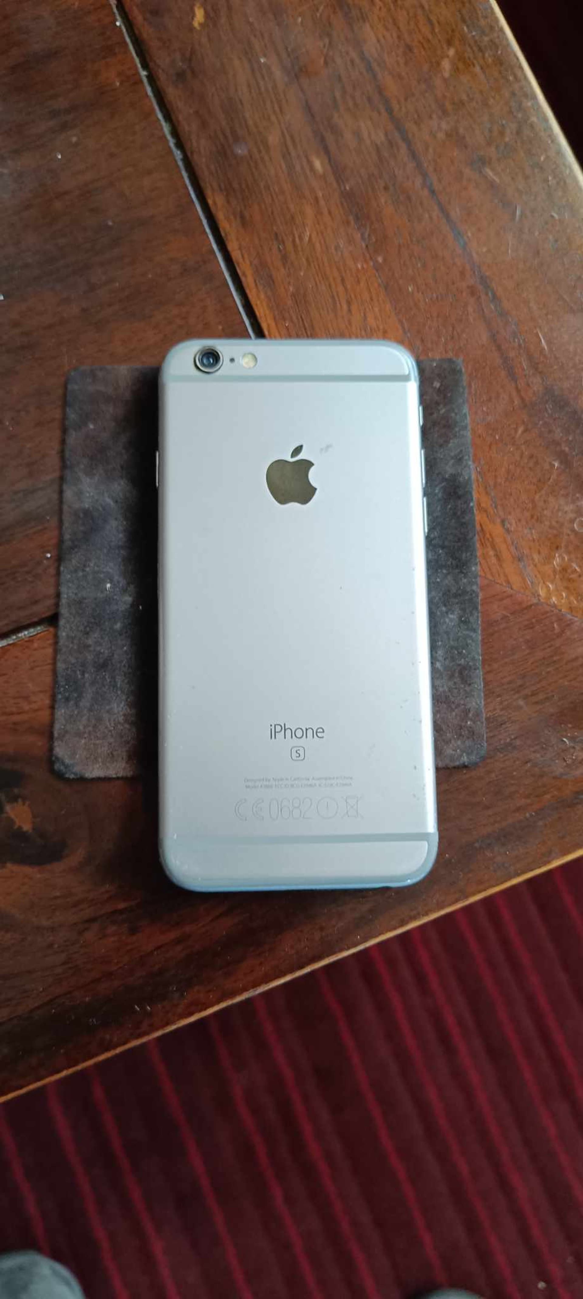 Apple iPhone 6s 64GB Space Gray