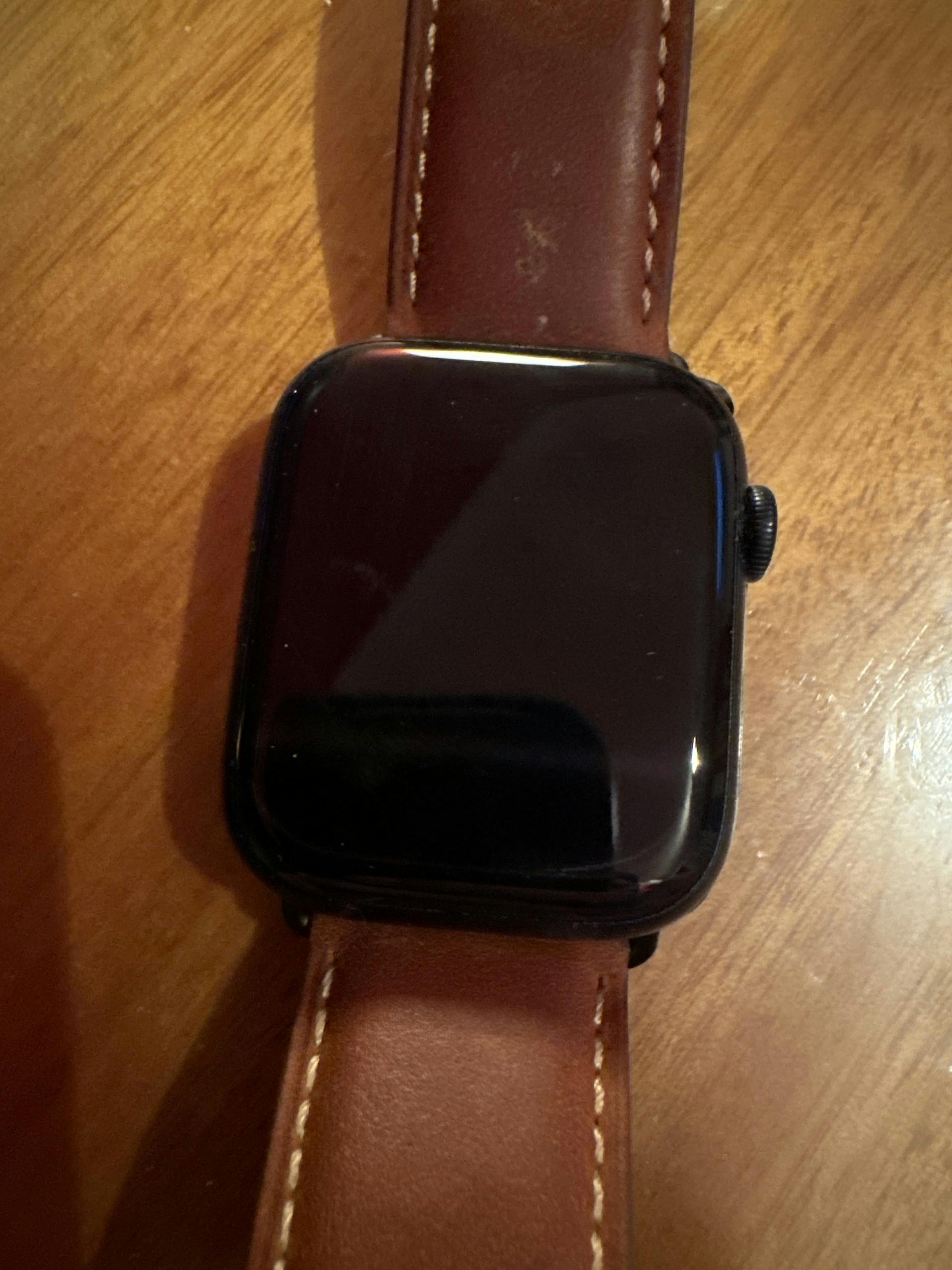 Apple Watch Series 9 45mm (GPS + CELLULAR) 32GB Graphite