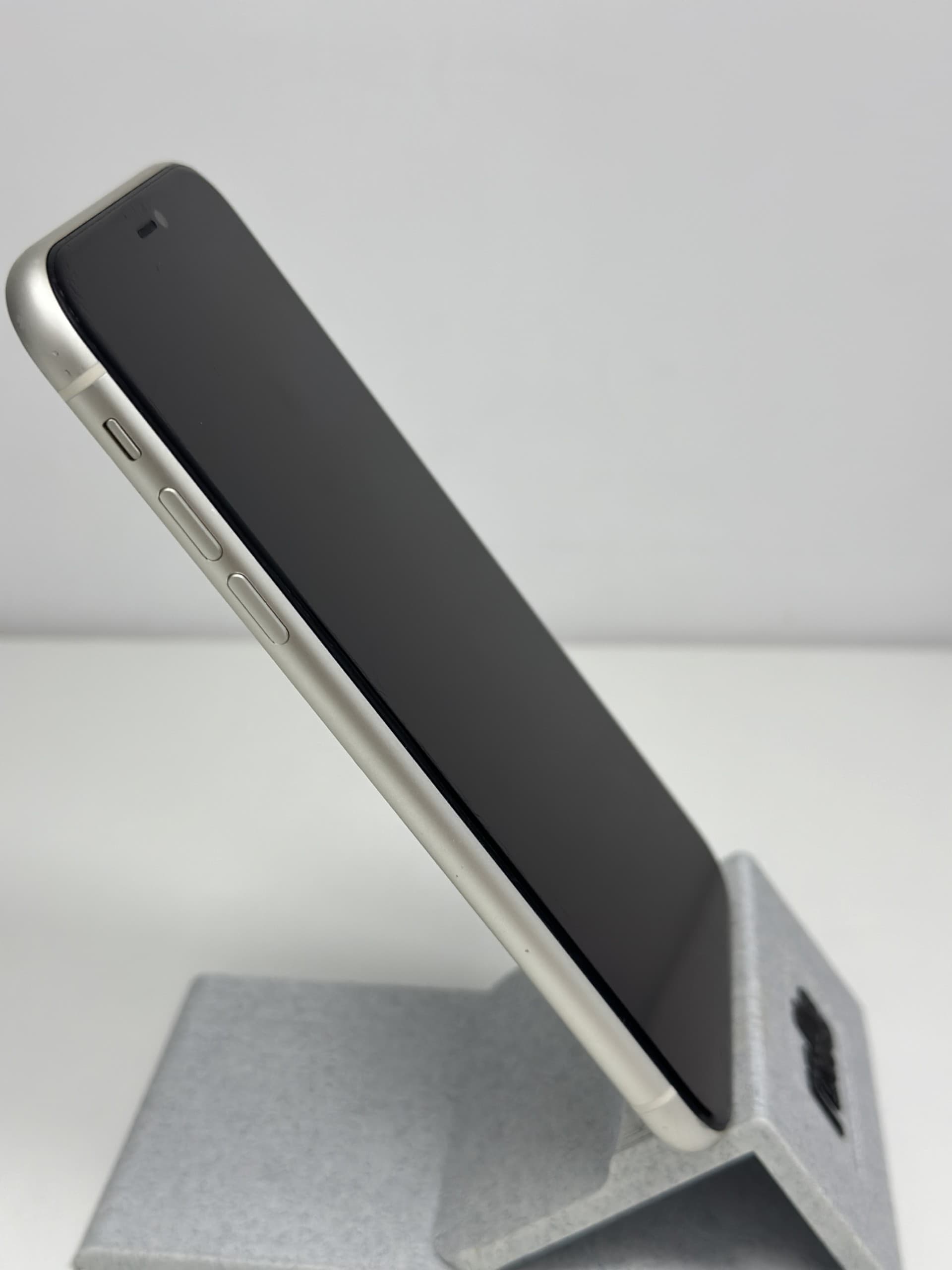 Apple iPhone 11 64GB White