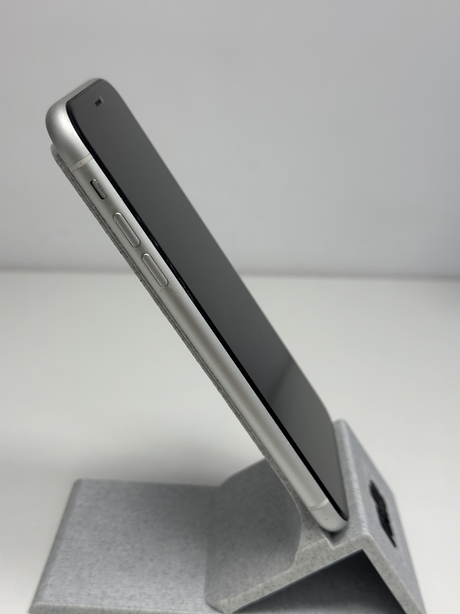 Apple iPhone XR 128GB White
