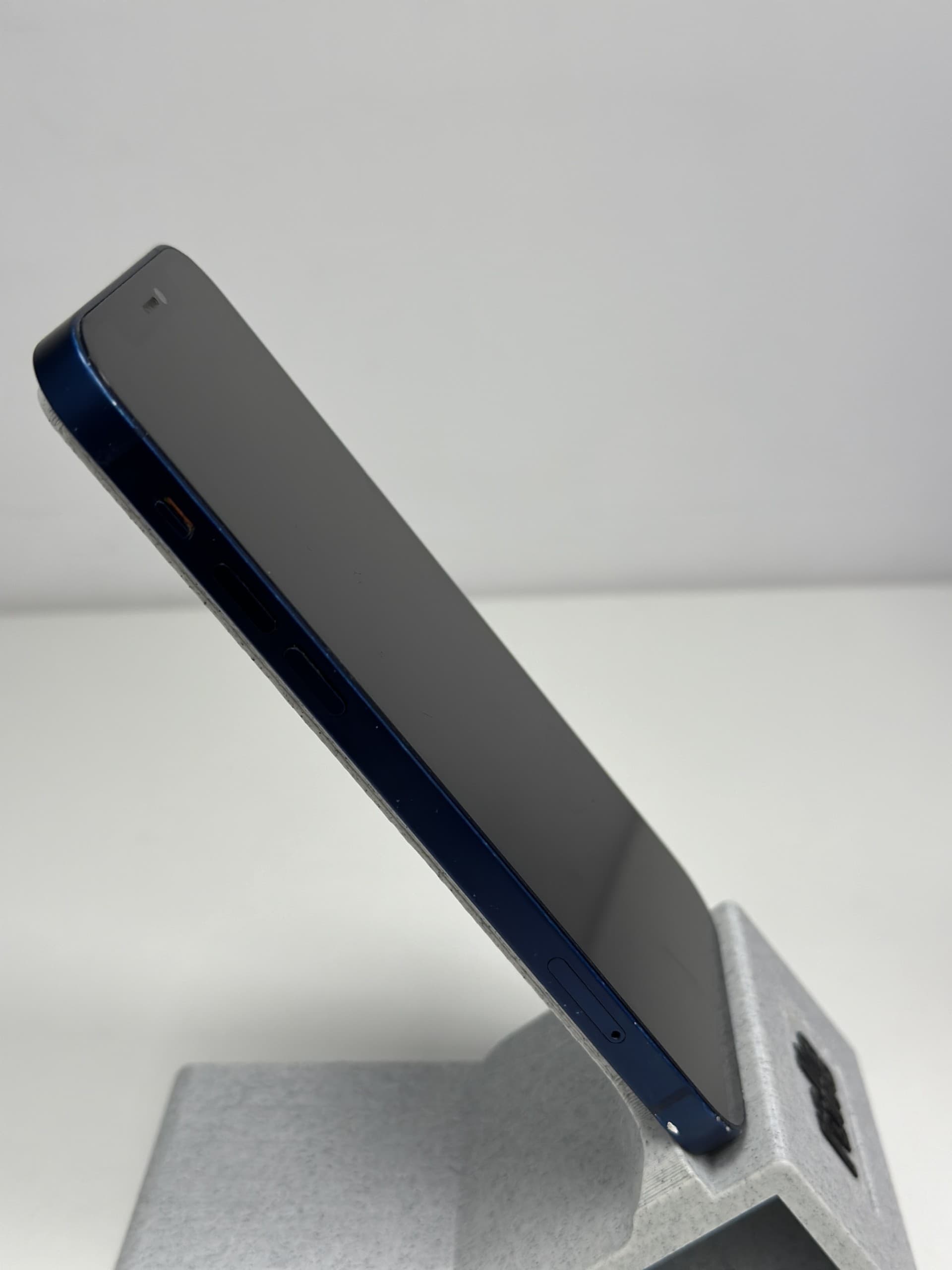 Apple iPhone 12 64GB Blue