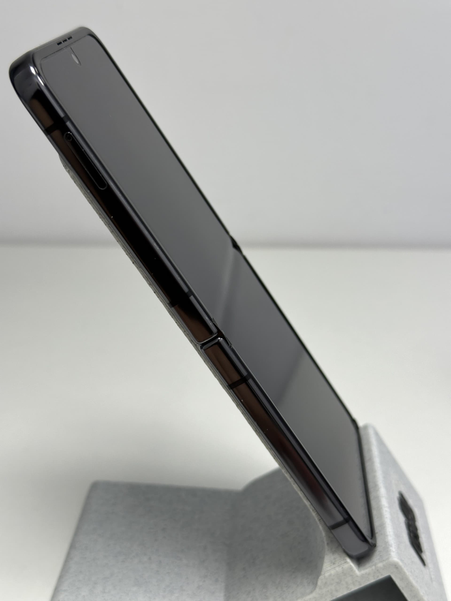 Samsung Galaxy Z Flip4 128GB Graphite
