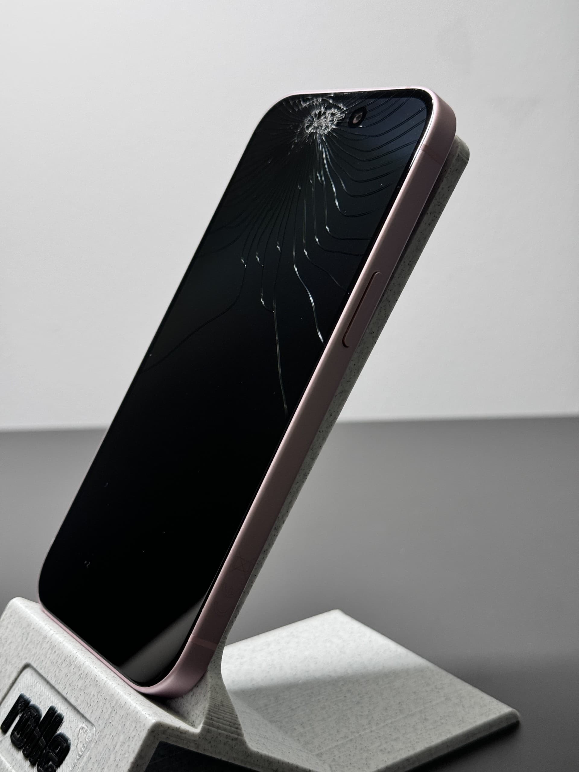 Apple iPhone 15 128GB Pink