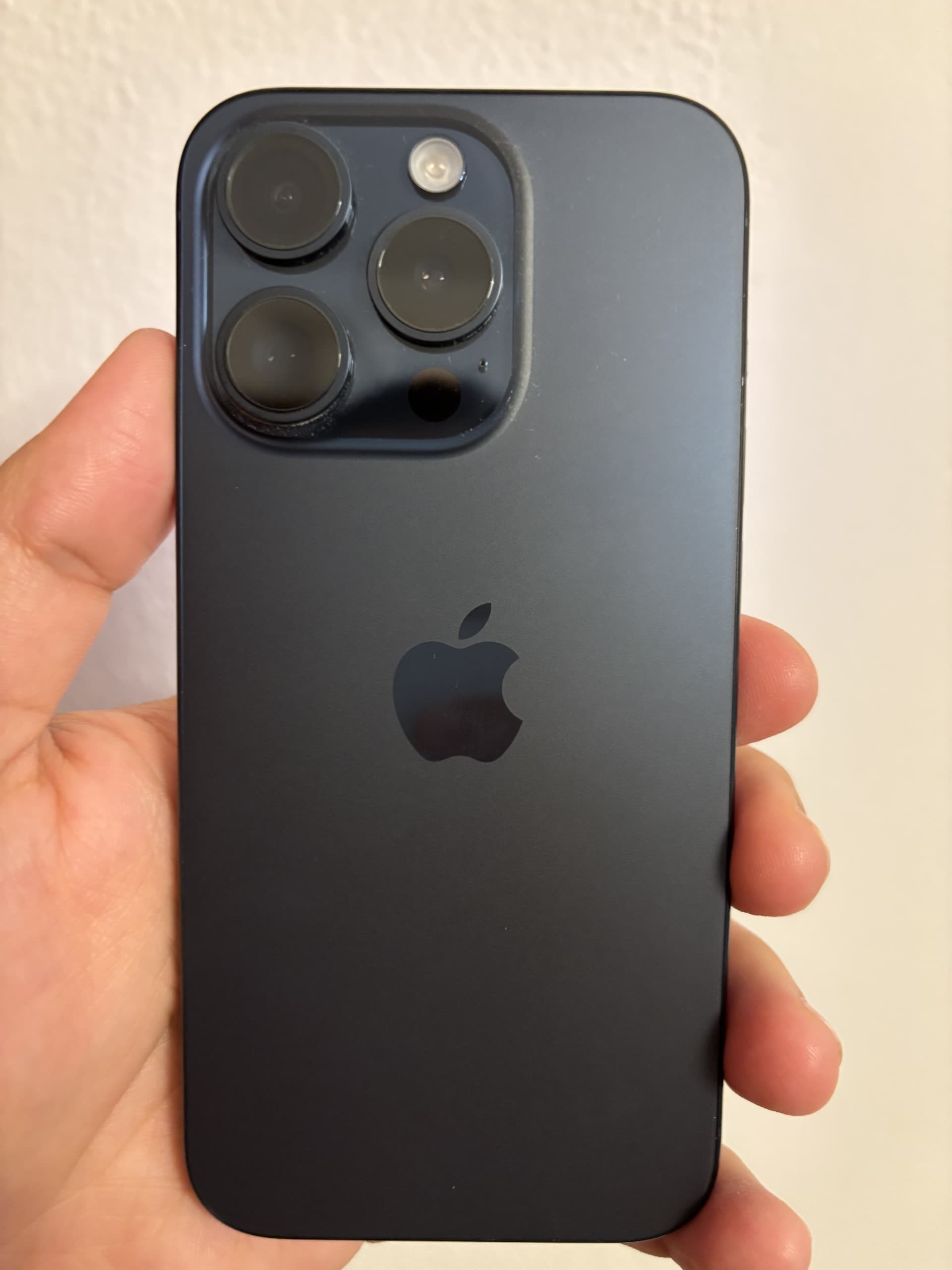 Apple iPhone 15 Pro 128GB Blue Titanium
